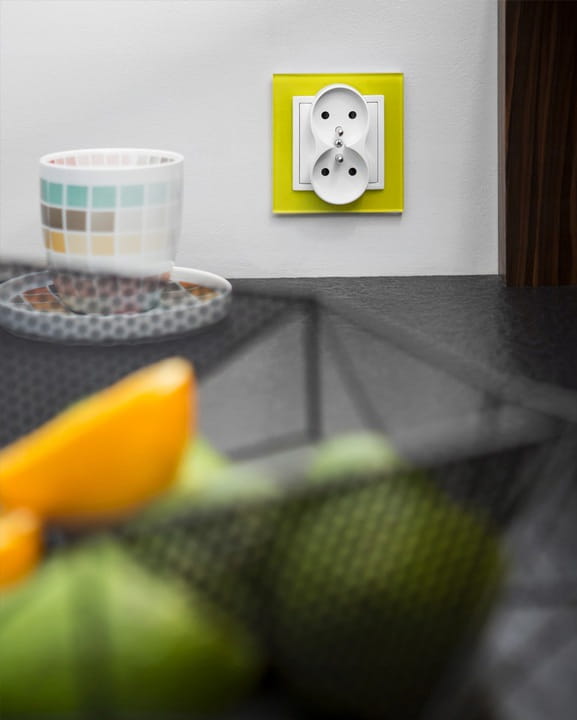 Simon 54 nature gniazdo podwójne Z/U antracyt 02